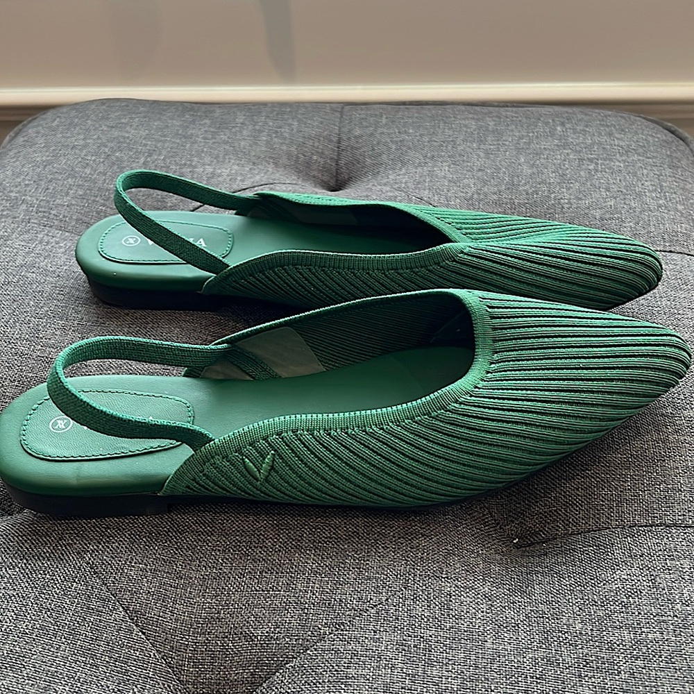 New green pointed toe slingback Vivaia size 38